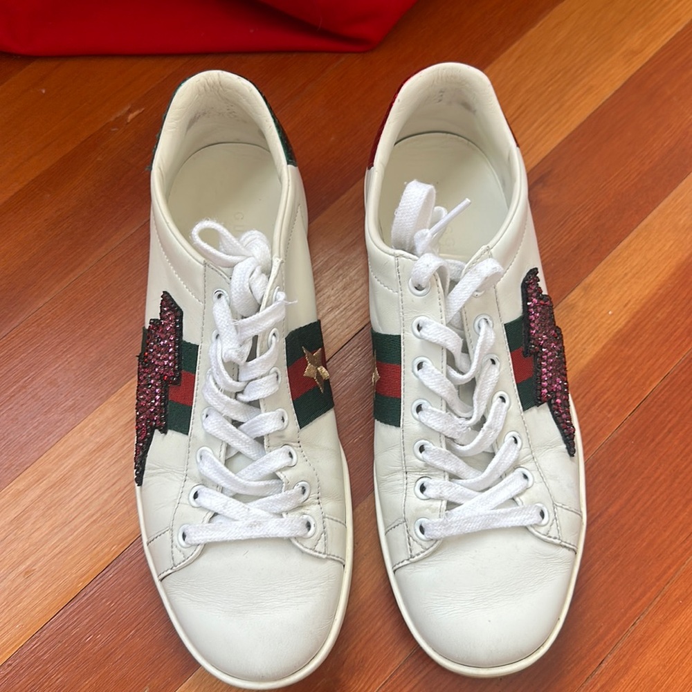 Gucci lightning bolt sneakers